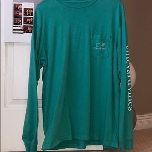vineyard vines t-shirt
